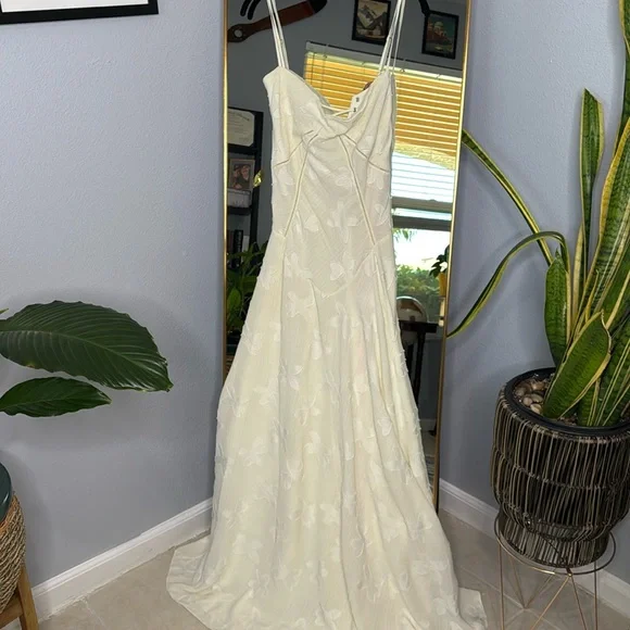 seren vintage cream floral lace back maxi dress House Of CB Seren Dress Vintage Cream